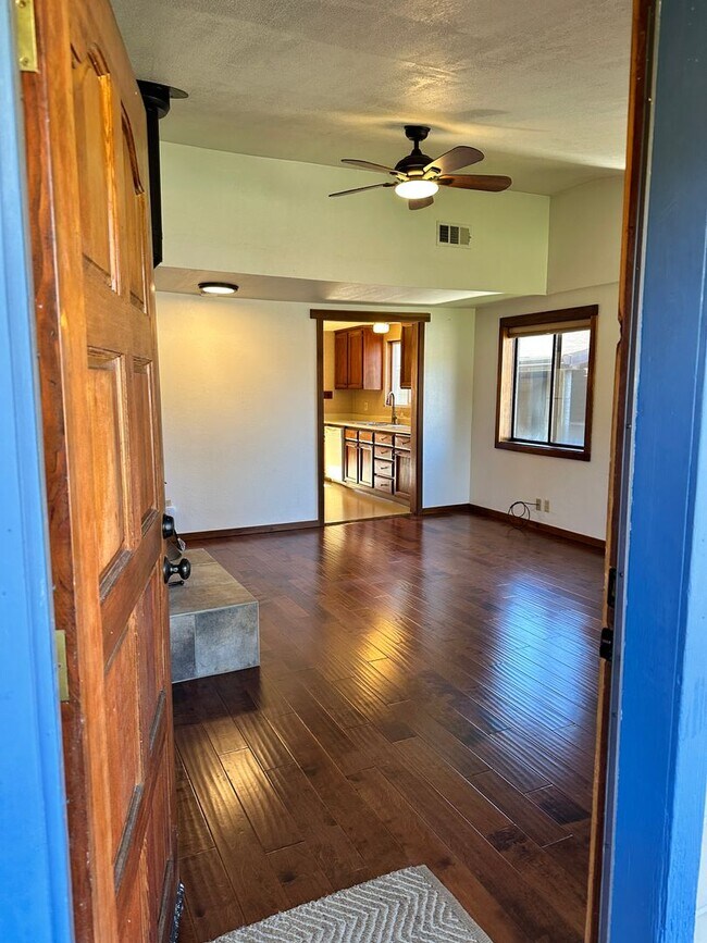 Foto del edificio - Sunny Fieldbrook 2/1 Stand Alone House – Cat Friendly