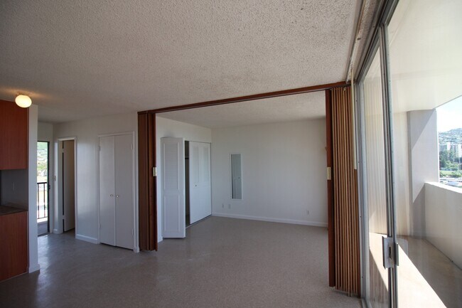 Building Photo - Secured Building -Studio, 1 Bath, 1 Parkin...