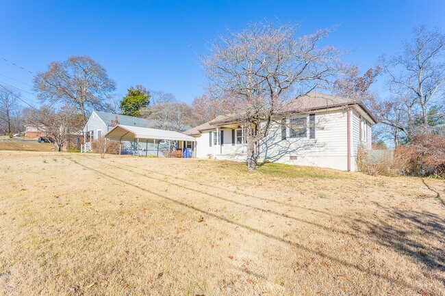 Foto del edificio - 3 bedroom home in Fairfax Heights