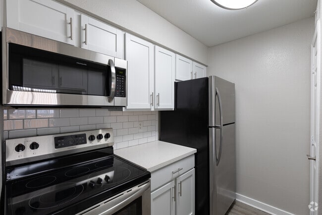 Building Photo - Cali Crossing Apartments