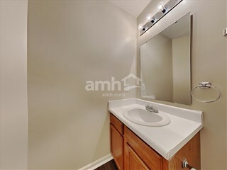 Foto del edificio - 2218 S Briarwood Dr