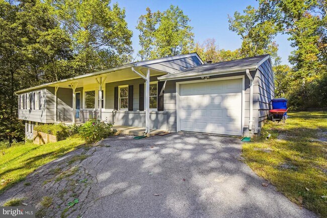 Building Photo - 4978 Tall Oaks Dr