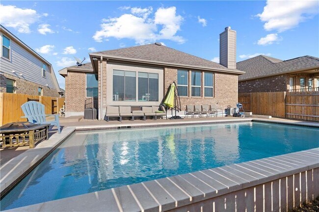 Building Photo - 2921 Diego Dr