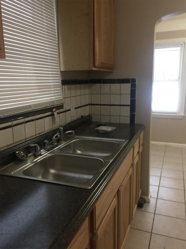 Foto del edificio - 20560 Goulburn Ave