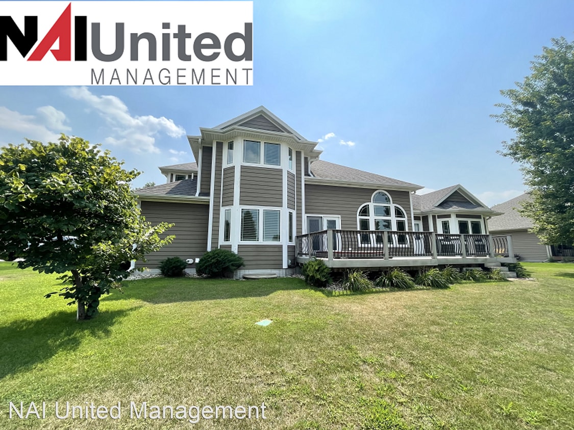 5 br, 5 bath House 367 Inverness Trail House Rental in Dakota Dunes