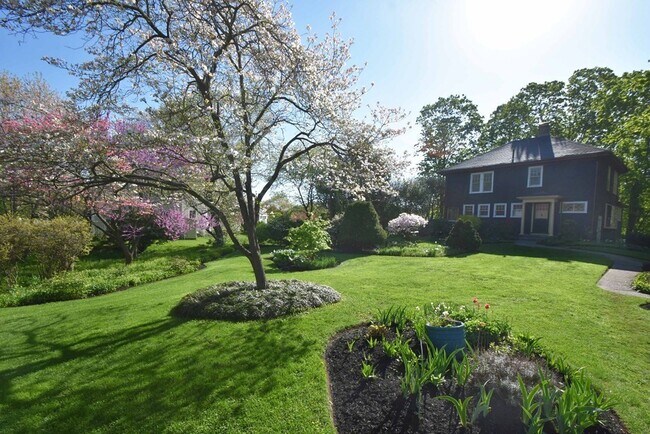 Foto del edificio - 36 Evergreen Ave