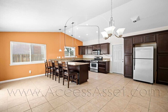 Foto del edificio - Charming 3 Bed/2 Bath Corner Home With NEW...