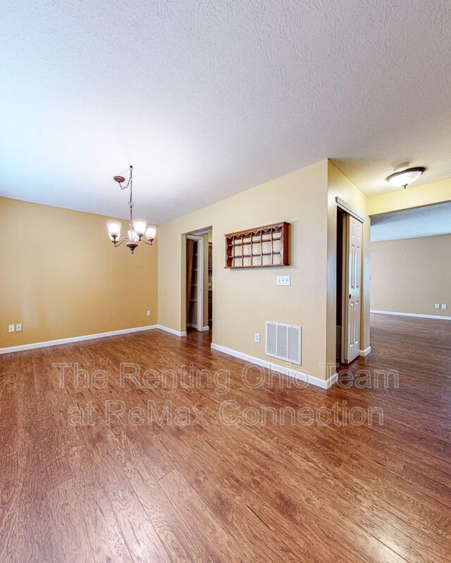 Foto del edificio - 21 Glencliff Pl