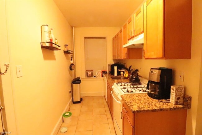 Building Photo - 2 br, 1 bath  - 155 Summer St Apt 3F