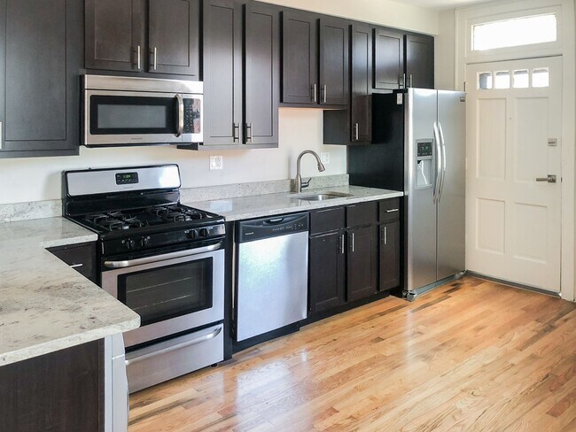 Foto del edificio - 2229 W Wilson Ave