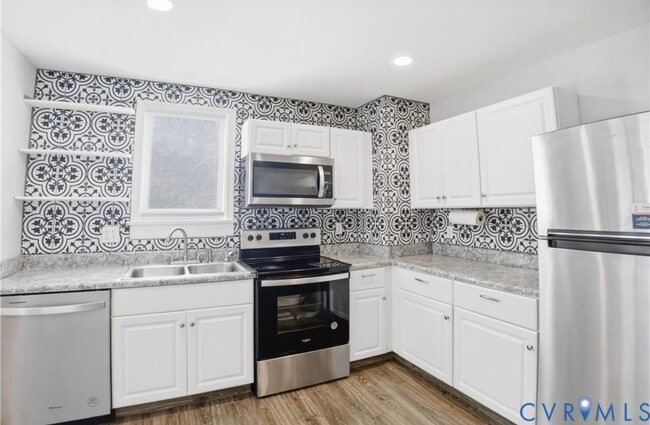 Building Photo - 308 Maple Ln