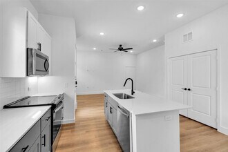 Building Photo - 1438 Forward Dr