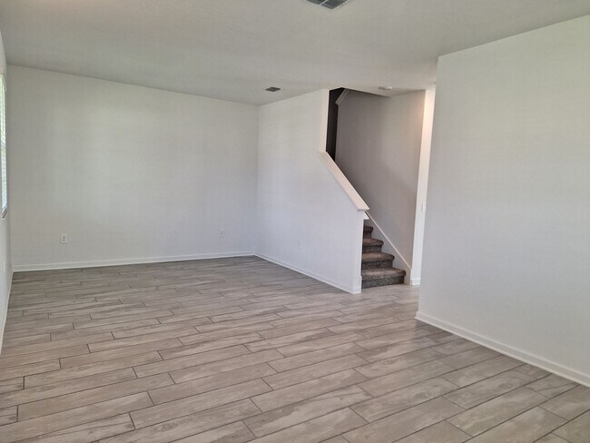Foto del edificio - BEAUTIFUL NEW CONSTRUCTION 3 BEDROOM 2.5 B...