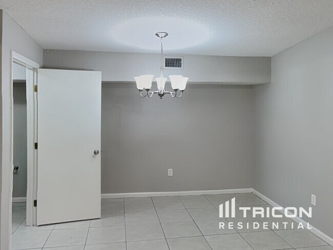 Building Photo - 803 8th Ave N