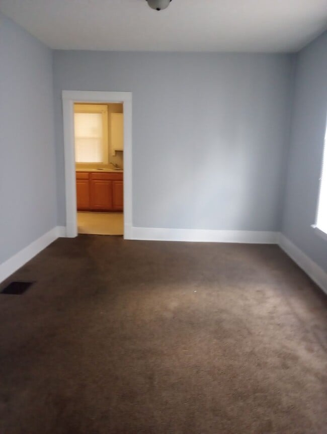 Building Photo - Cute 3-Bedroom 1-bath House in the Churchi...