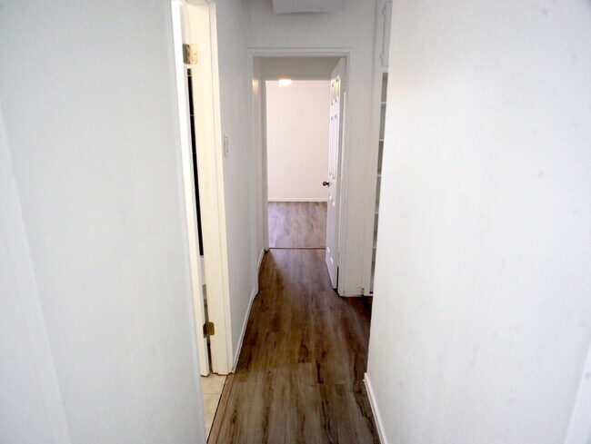 Suelos de madera - 45127 Division St