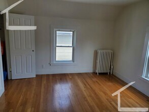 Building Photo - 33 Winship St