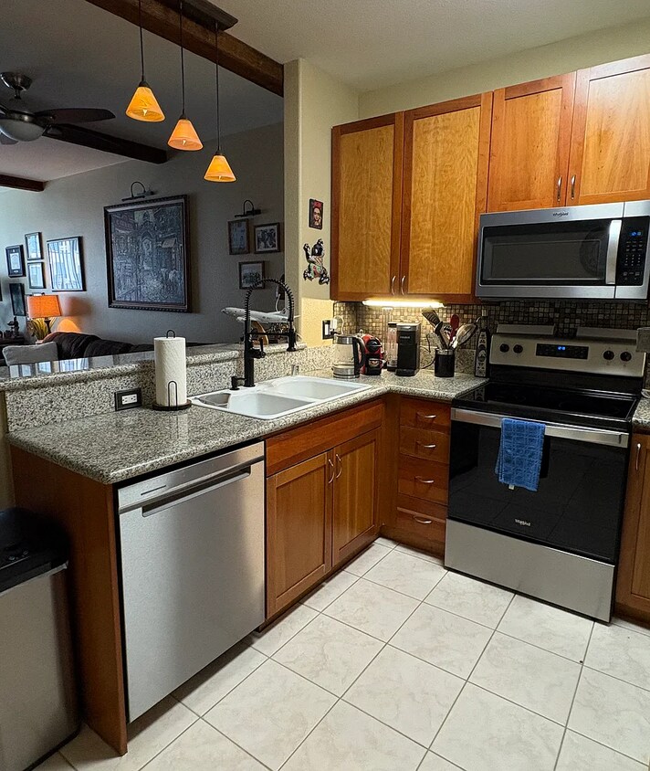 Primary Photo - 330 J St