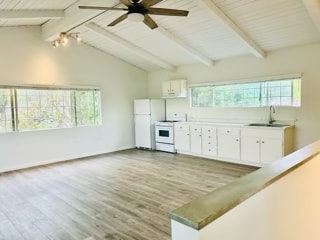 Foto del edificio - 11552 Ruffner Ave