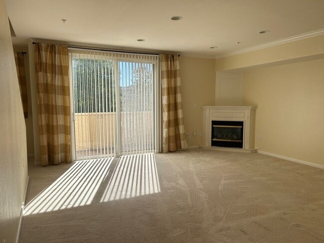 Building Photo - 5200 Premiere Hls Dr