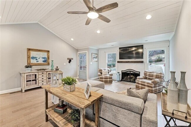 Building Photo - 5235 Lanier Ln