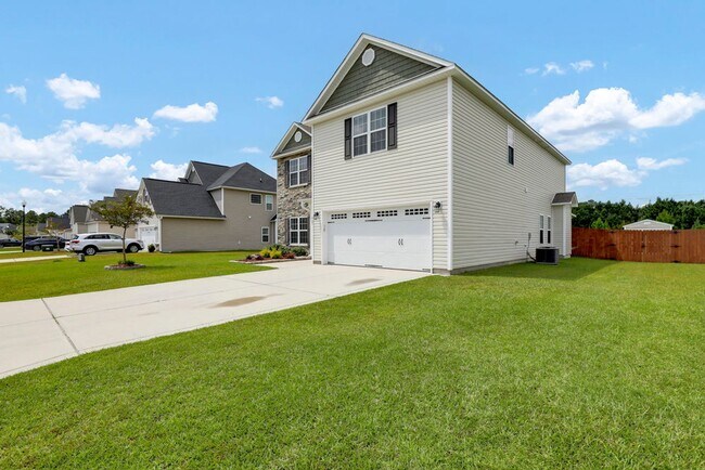 Foto del edificio - 427 Worsley Wy