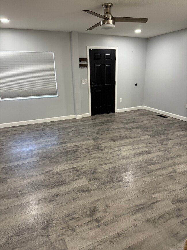 Foto del edificio - 67 W 2nd St