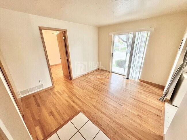 Foto del edificio - 4656 S Dillon Ct