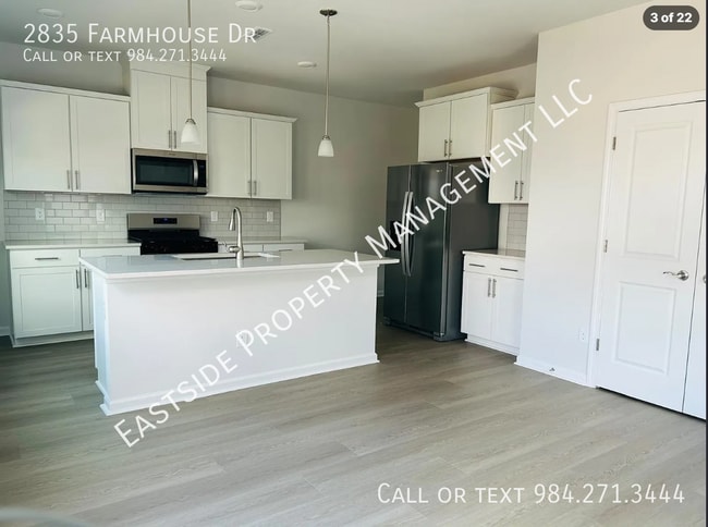 Foto del edificio - 2835 Farmhouse Dr