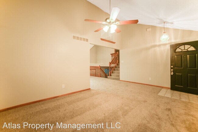 Building Photo - 3 br, 3 bath House - 1901 Apache Court