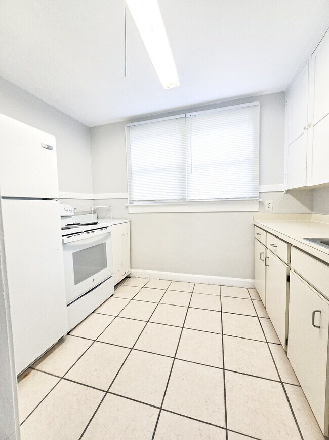Foto del edificio - "Charming 1-Bedroom Home in Winter Haven – Perfect for Cozy Living!"