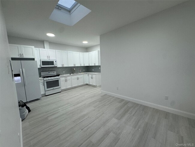 Foto del edificio - 102-01 Northern Blvd