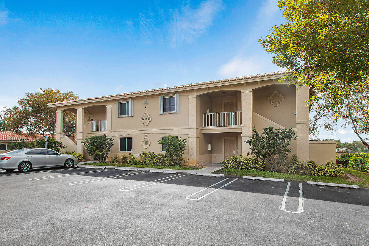 Primary Photo - 8466 NW 40th St