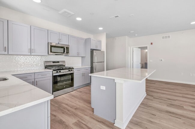 Interior Photo - Kinsley