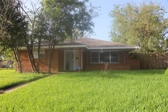 Building Photo - 6301 Leader St
