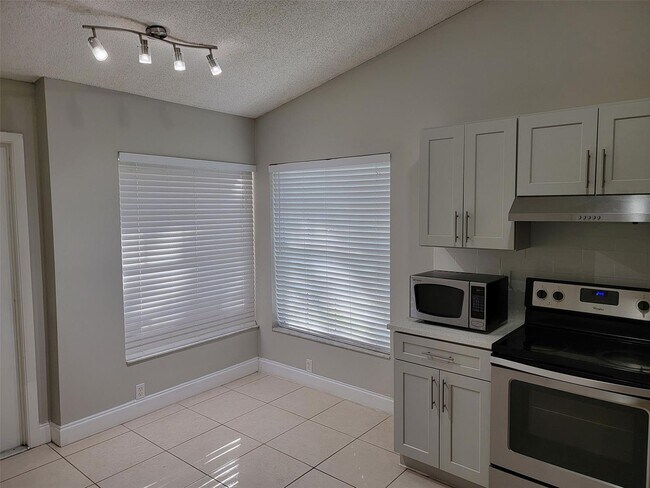 2024 JAN SO FLO Real Estate Group 10445 NW 8th Ct CORAL SPRINGS, FL 33071 - 10445 NW 8th Ct