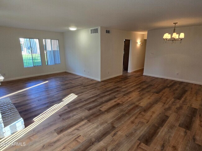 Foto del edificio - 7417 N Vía Camello Del Norte