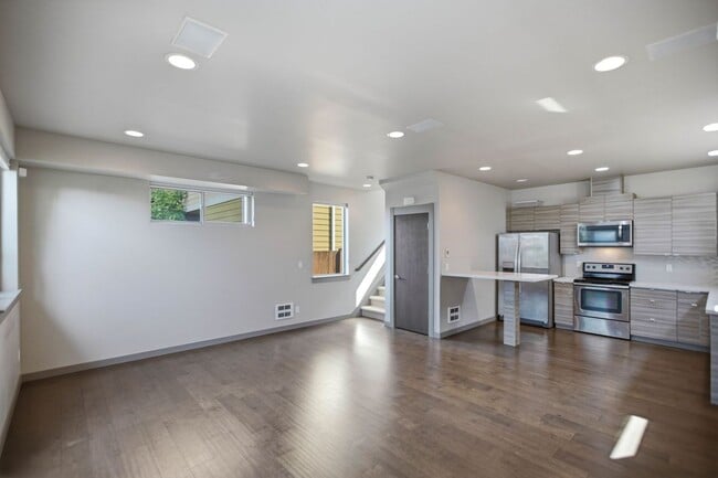 Building Photo - 4726 Delridge Wy SW