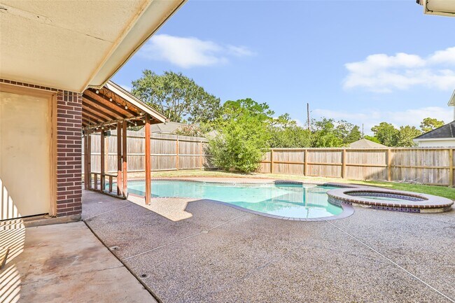 Building Photo - 16222 Rutley Cir