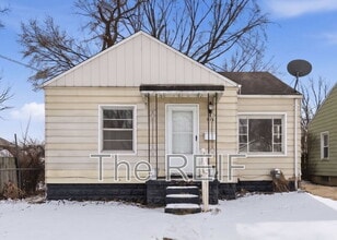 Building Photo - 813 Alvord Ave