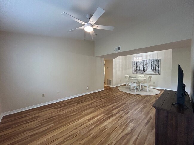 Foto del edificio - 2360 SW Archer Rd