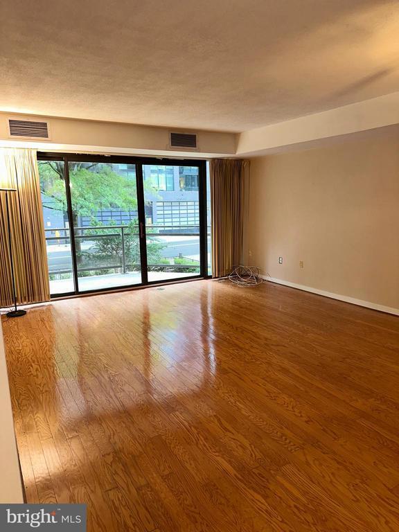 Foto del edificio - 1530 Key Blvd
