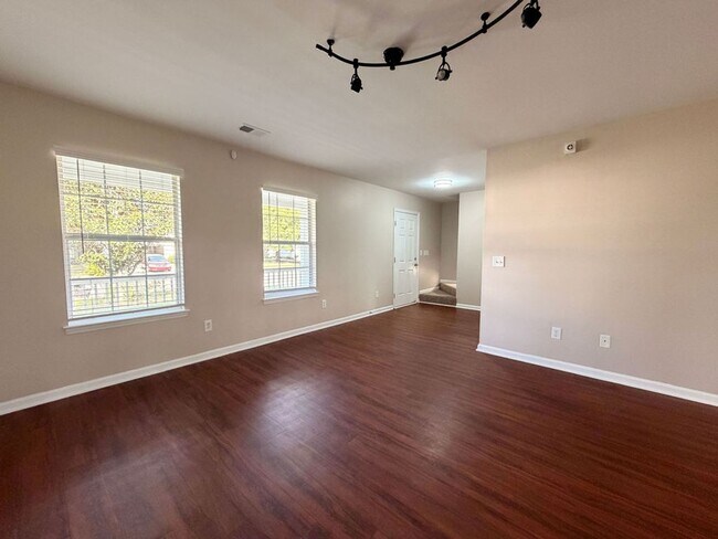 Building Photo - Available now. Beautiful, FULLY REMODELED 3 BR/2.5 BA Home in Tanner Plantation!