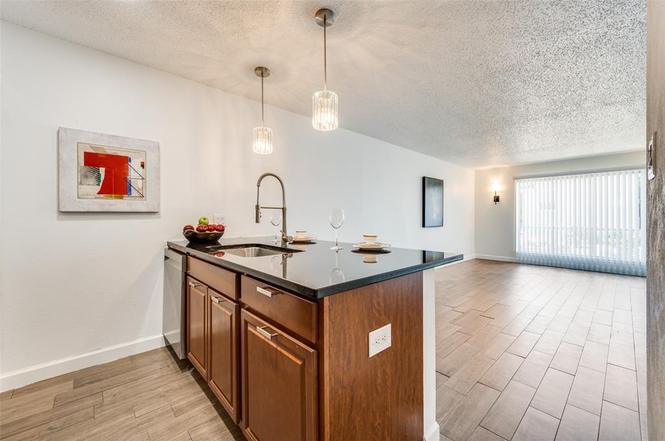Foto principal - 4859 Cedar Springs Rd