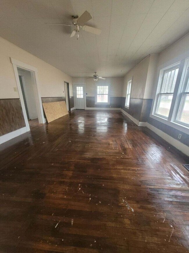 Foto del edificio - $825 - 3 bed 1 bath - Single Family Home