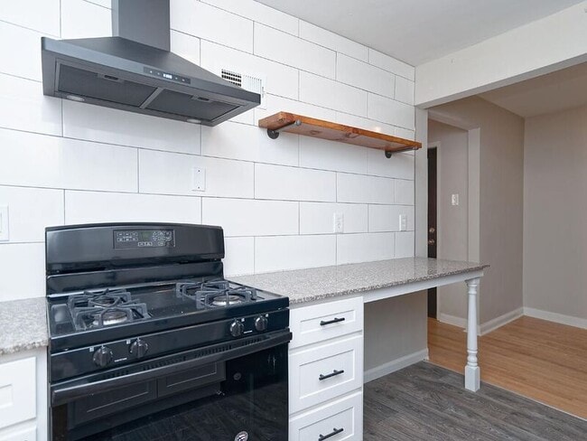 Building Photo - 6953 Chippewa St