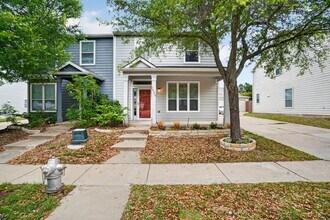 Building Photo - 10624 Traymore Dr