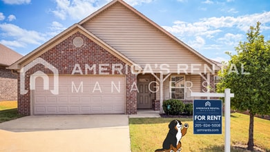 Building Photo - 941 Alise Cir