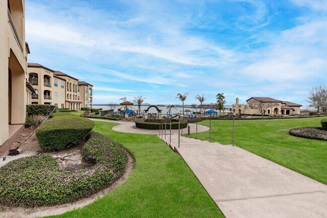 Foto del edificio - 17040 W Farm To Market 1097