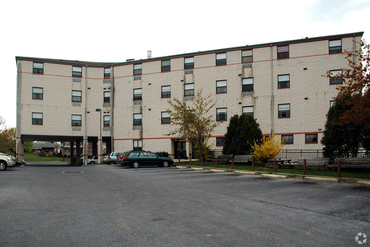 Building Photo - North Catasauqua Elderly Apartments